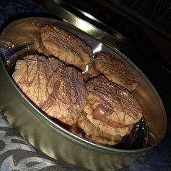 A picture of Gluten,wheat,egg and sugar free biscuits with Canderel chocolate.