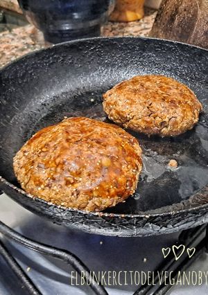 Una foto de (Vegano) HAMBURGUESAS DE LEGUMBRES SIN TACC