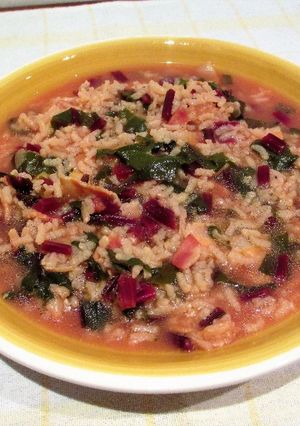 Foto principal de Arroz caldoso con pencas de remolacha y beicon