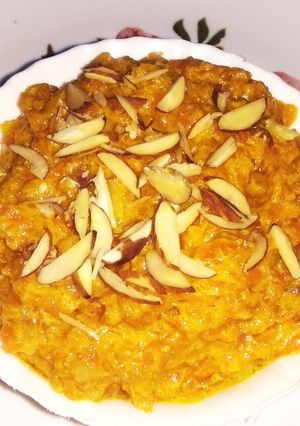 গাজরের হালুয়া (Gajorer halua recipe in bengali) রেসিপির প্রধান ছবি