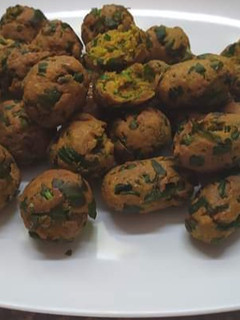 મેથી ની ઢોકળી રેસીપી મુખ્ય ફોટો