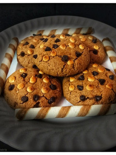કોફી કૂકીઝ (Coffee Cookies Recipe In Gujarati) રેસીપી મુખ્ય ફોટો