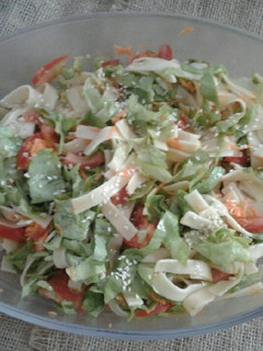 Una foto de Ensalada de fetuccini👐
