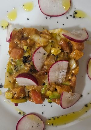 Una foto de Tartar de salmón