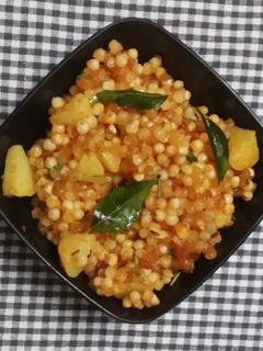 साबूदाना खिचड़ी (Sabudana khichdi recipe in hindi) रेसिपी मुख्य फोटो