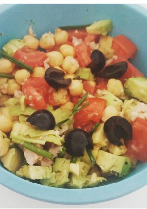 Una foto de Ensalada de garbanzos