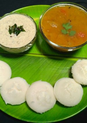 A picture of Idli.