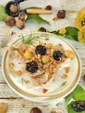 Trionfo d'autunno: Straccetti, castagne, prugne e noci