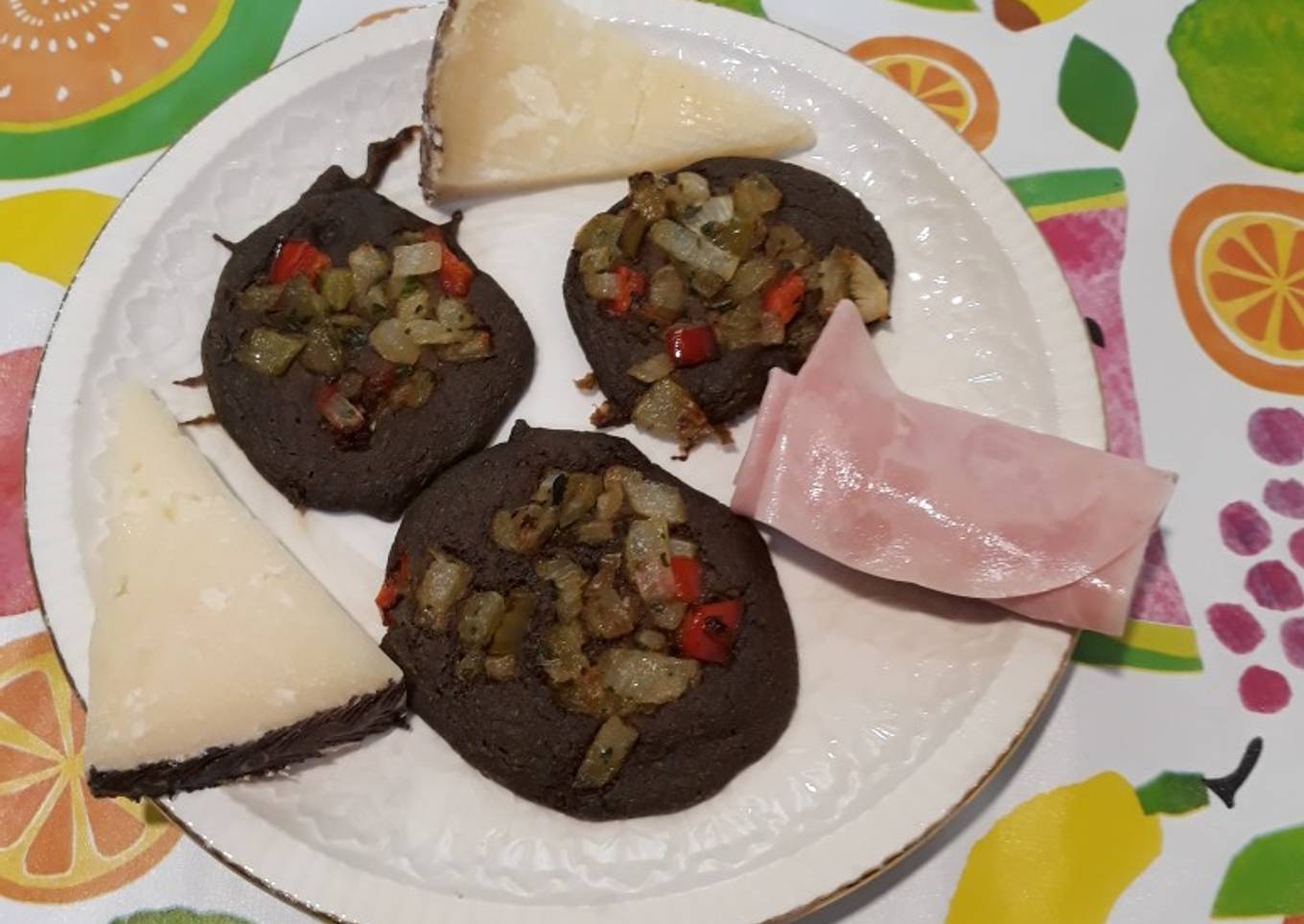 Tortitas de germinados con verduras y guarnición