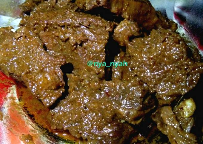 17. Rendang sapi