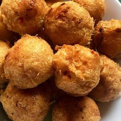 A picture of Yam balls.