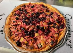 Une photo de Tarte rhubarbe cassis