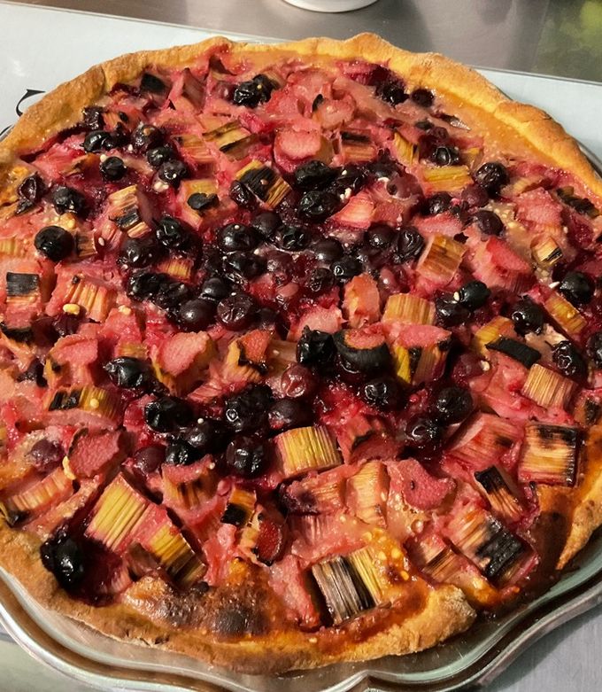 Une photo de Tarte rhubarbe cassis
