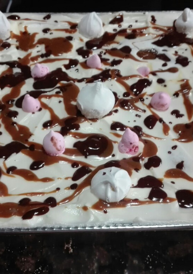 Una foto de Postre bomba de vainillas Muyyyy fácil