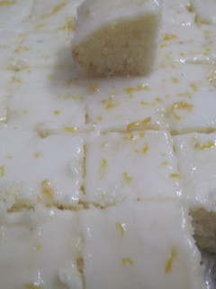 Una foto de Cuadraditos de Limón / Blondies / Lemonies 🍋