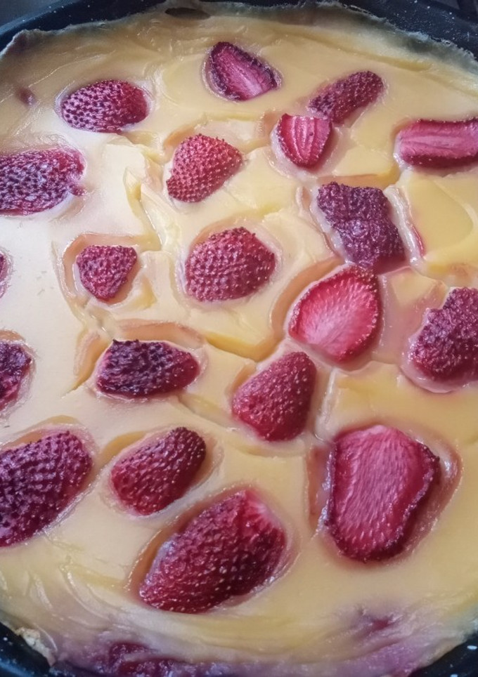 Una foto de Kuchen sureño también conocido con alemán ☺️😏🍓🍓
