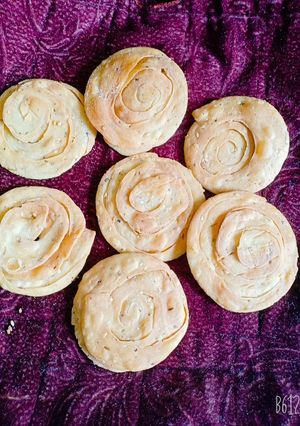ફરસી પૂરી(farsi puri recipe in gujarati) રેસીપી મુખ્ય ફોટો
