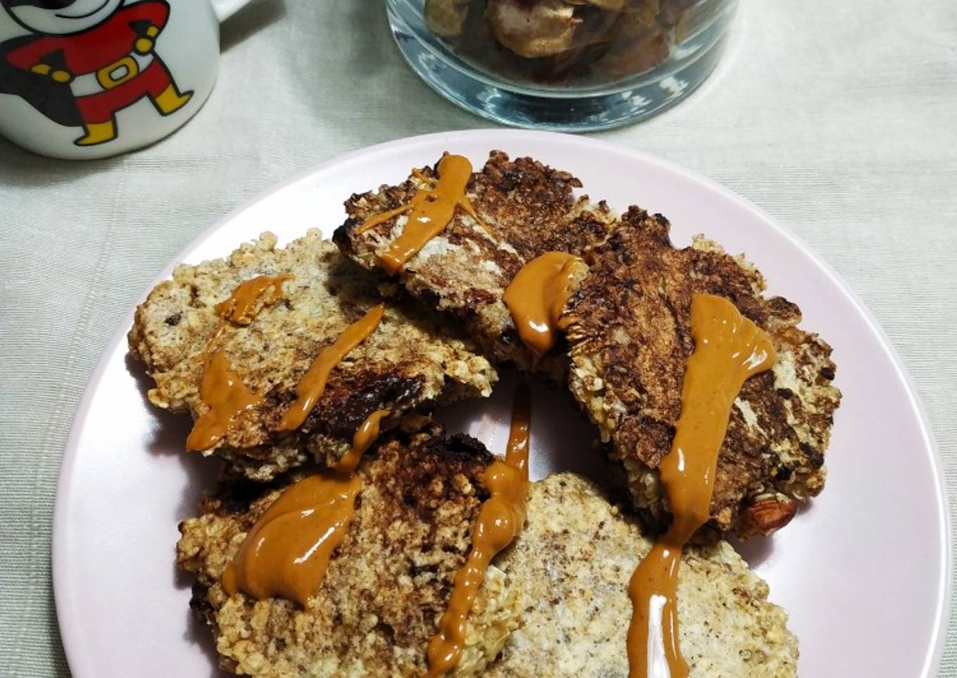 Tortitas de avena con frutos secos y crema de cacahuete