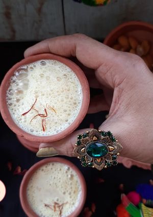 A picture of Kesariya Thandai.