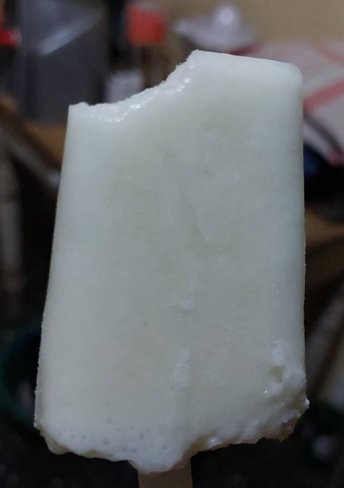 Una foto de Helado de limón saludable🍦🍋