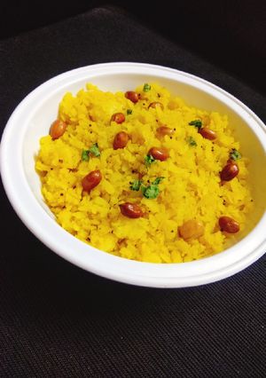पोहा (Poha recipe in Hindi) रेसिपी मुख्य फोटो