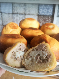 Húsos pirog olajban sütve recept fotója