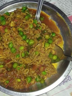 मैगी (maggi recipe in Hindi) रेसिपी मुख्य फोटो