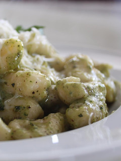 Una foto de Ñoquis de papa al pesto