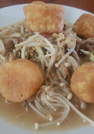 รูปของ เห็ดเข็มทองใส่ถั่วงอกผัดไข่เต้าหู้ทอด