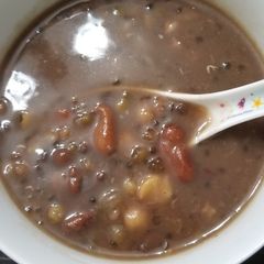 A picture of Sweet Mixed Bean Soup Dessert 喳咋糖水.