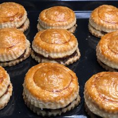 A picture of Chicken patties.