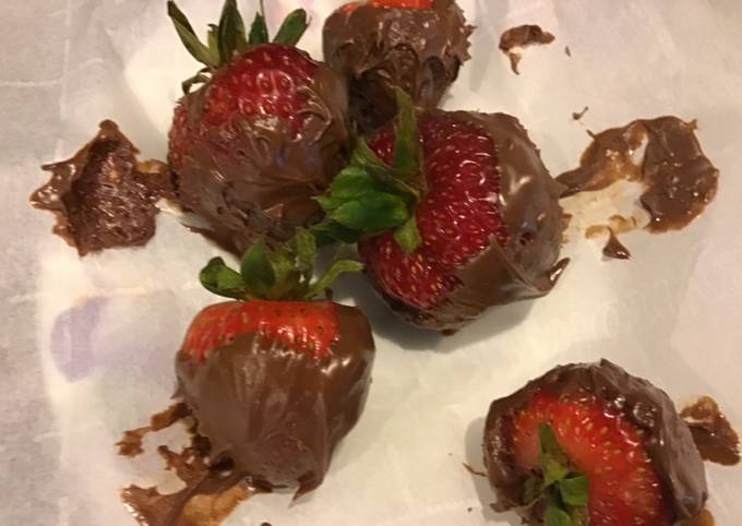 Recipe of Mario Batali Soft Chocolate Strawberries