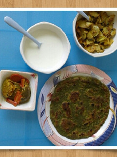 A picture of Methi paratha.