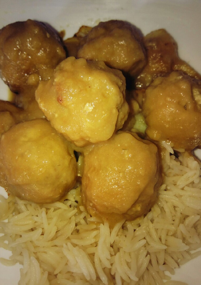 Una foto de Albóndigas en salsa con arroz