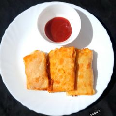 Noodles Pocket With Spring Roll Wrapper A picture of Noodles Pocket With Spring Roll Wrapper.