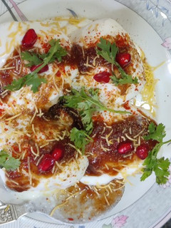 भल्ला चाट (Bhalla Chaat recipe in hindi) रेसिपी मुख्य फोटो