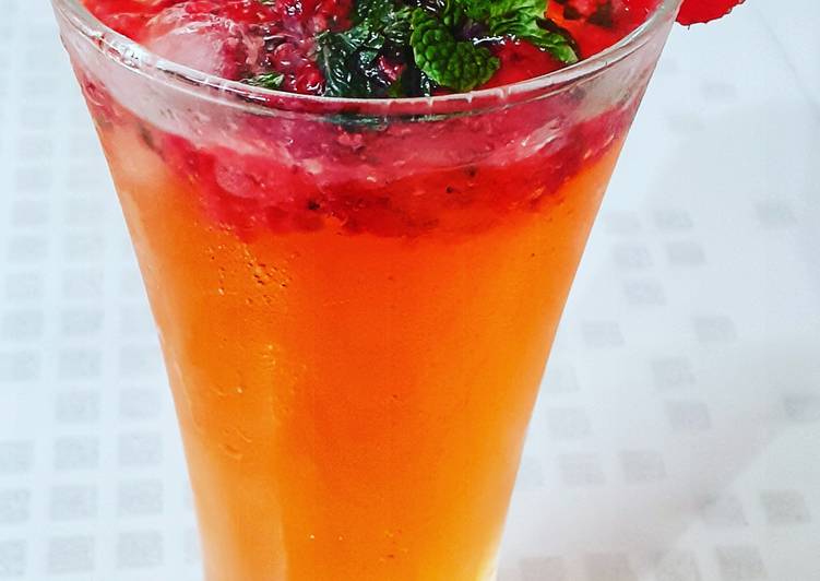 Recipe of Ultimate Strawberry mojito