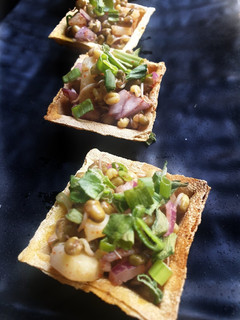 स्प्राउट्स केनेपस (Sprouts canapes recipe in Hindi) रेसिपी मुख्य फोटो