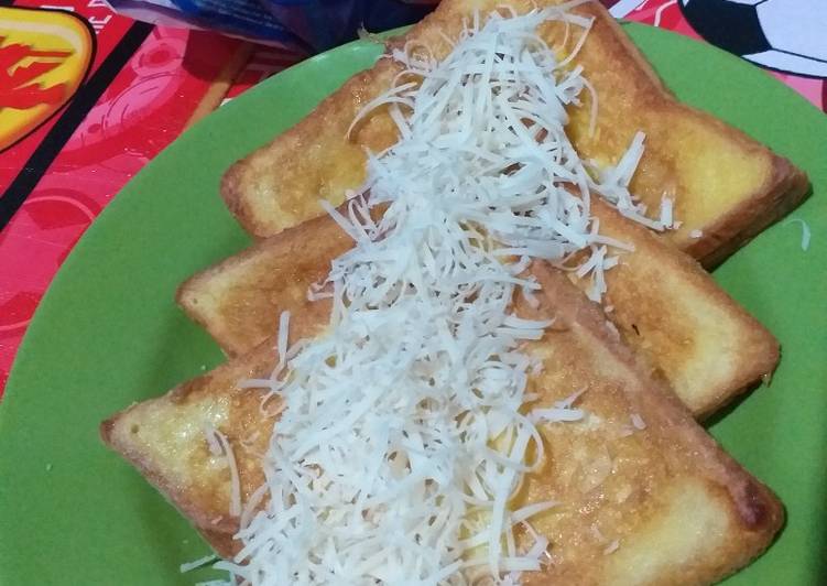 Cara Mudah Menyiapkan Roti telur keju Enak dan Antiribet