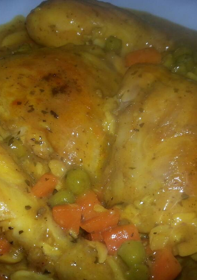Una foto de Pollo al ajillo