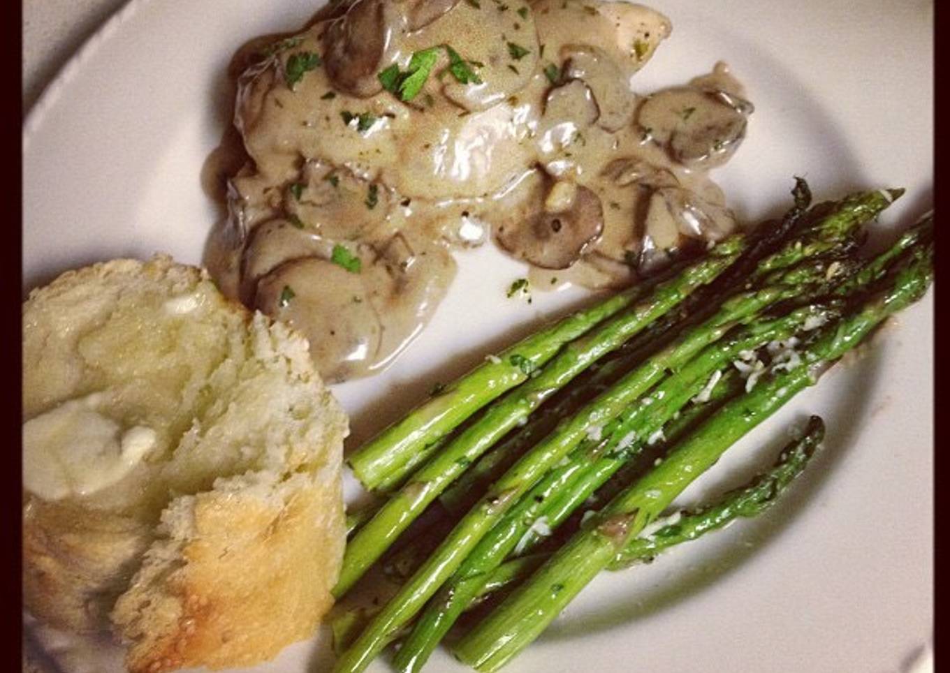 Julia Child's Chicken Breasts with Mushroom and White Wine Sauce