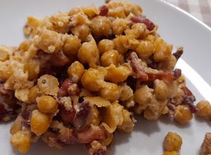 Foto principal de Garbanzos con bacon, queso y huevo en airfryer Cosori