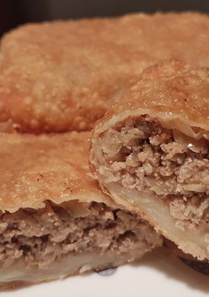 A picture of Glenda's Eggrolls.