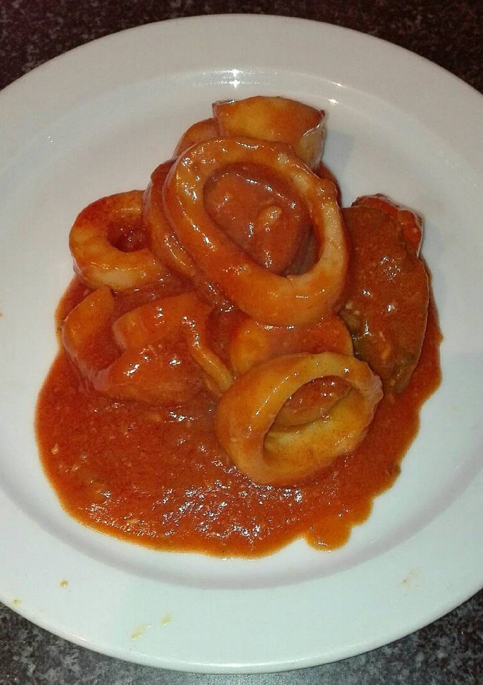 Una foto de Calamares en salsa americana a mi manera