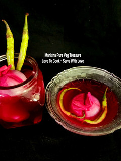 A picture of White Vinegar Red Onions Pickle.