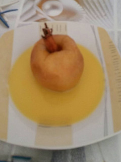 Una foto de Manzana al micro con zumo de naranja