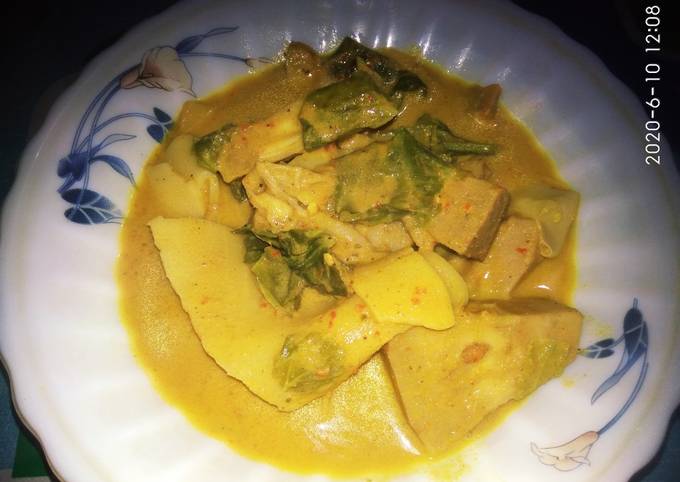 Gulai Cubadak Rabuang (Sayur Nangka dan Rebung)