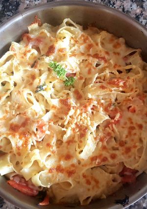 Una foto de Fideos fetuccini capresse. #DELANTALDORADO