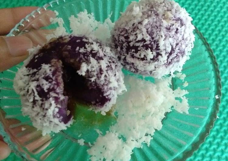 Cake purple balls