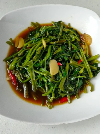 Langkah Mudah untuk Menyiapkan Resep Tumis Kangkung Saus Tiram yang Lezat Anti Ribet, Sempurna